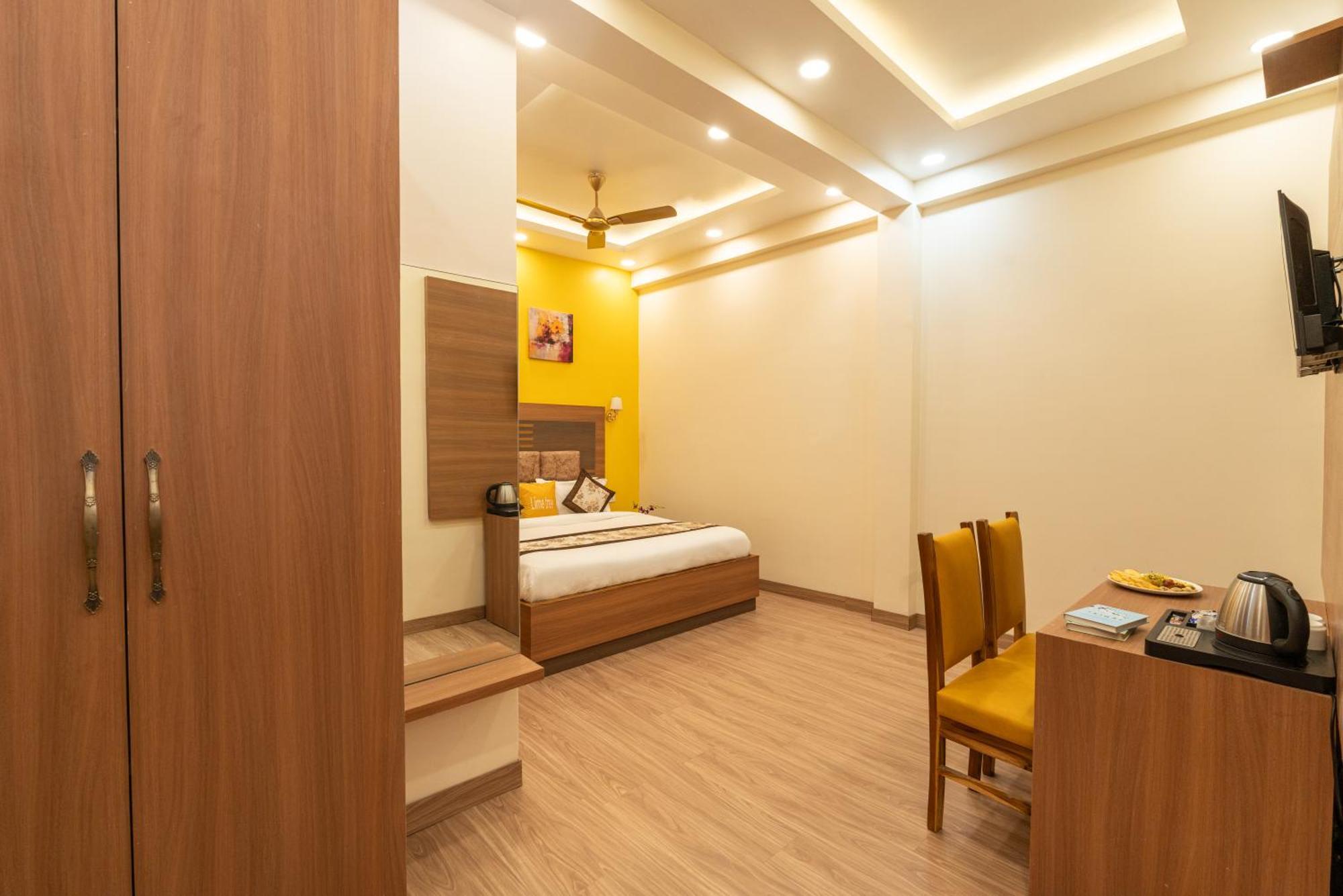 Lime Tree Hotel & One Bhk Serviced Apartment Noida - Sector 50 Metro Exterior photo