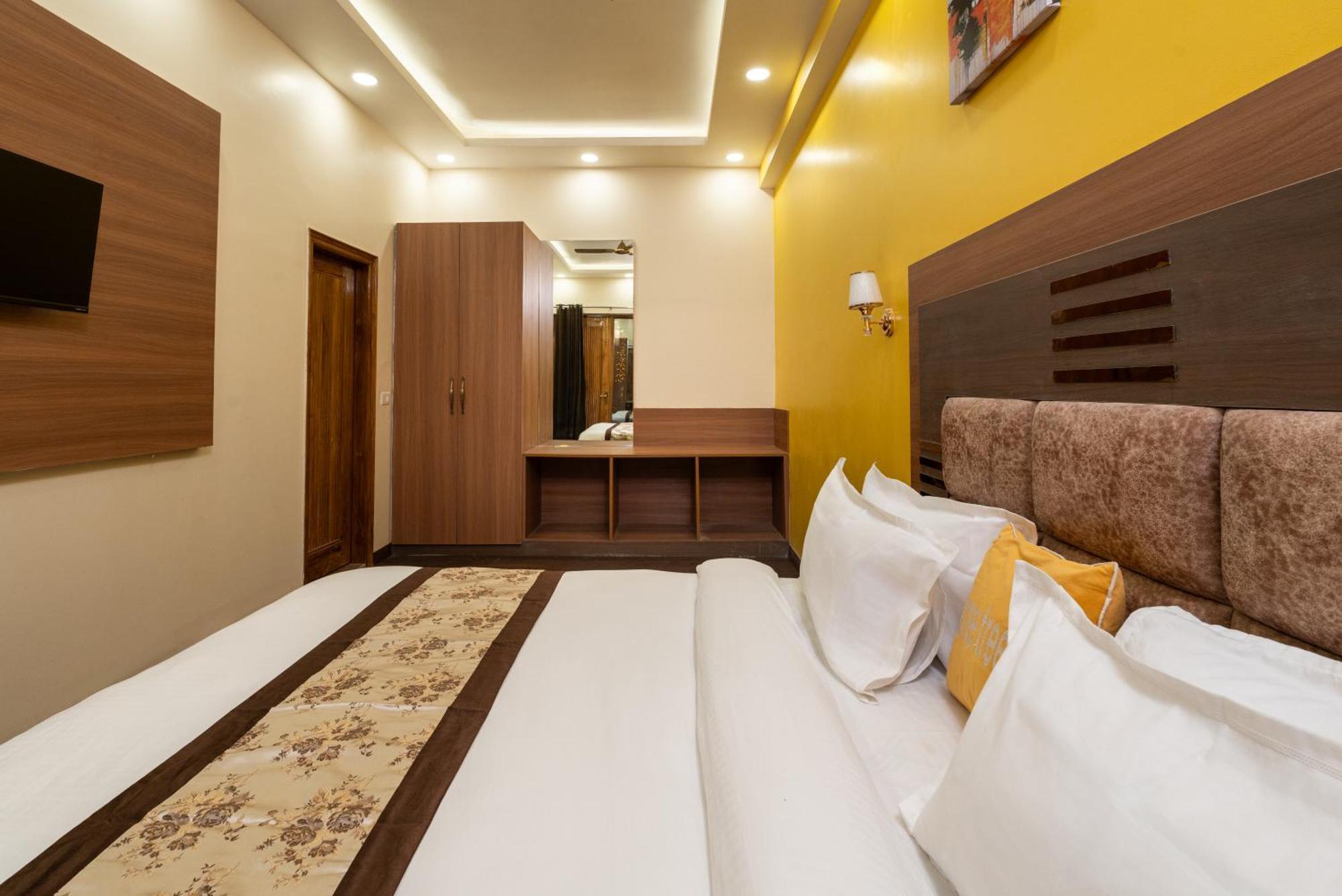 Lime Tree Hotel & One Bhk Serviced Apartment Noida - Sector 50 Metro Exterior photo