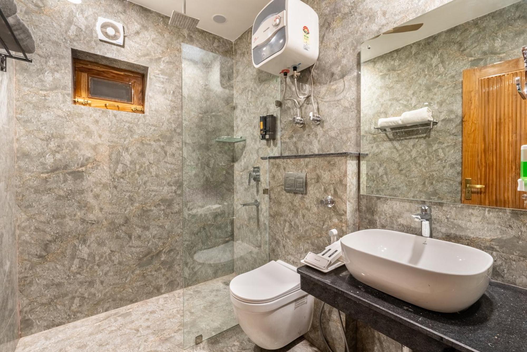 Lime Tree Hotel & One Bhk Serviced Apartment Noida - Sector 50 Metro Exterior photo